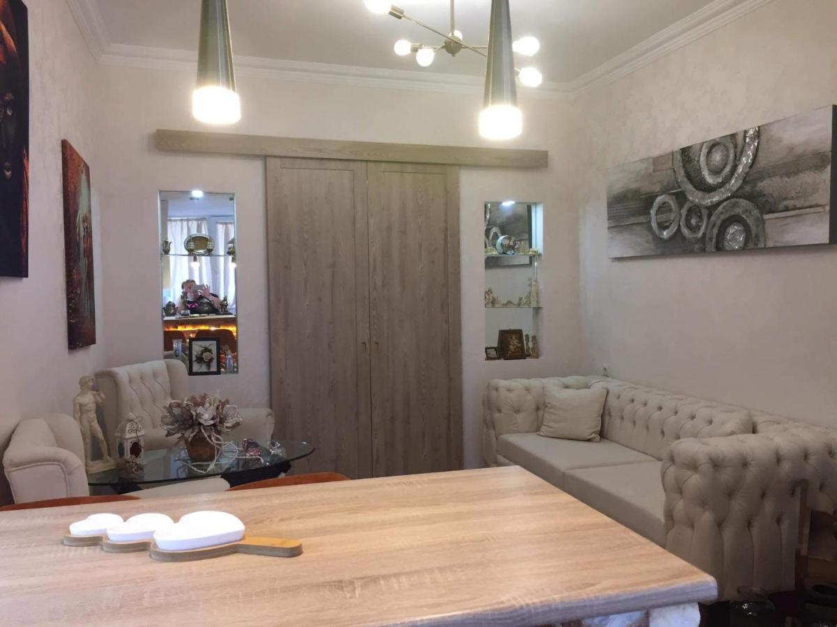 White House Taso Apartamento Tbilisi Exterior foto