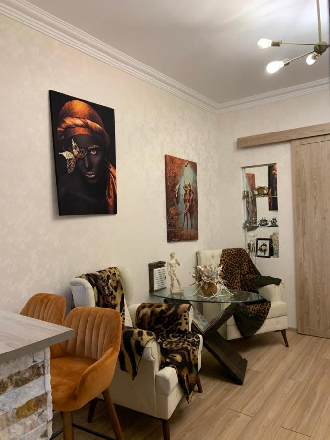 White House Taso Apartamento Tbilisi Exterior foto