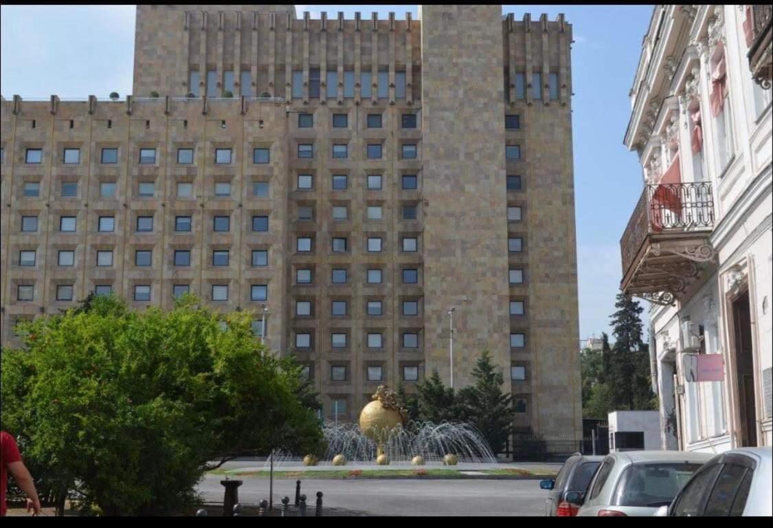 White House Taso Apartamento Tbilisi Exterior foto